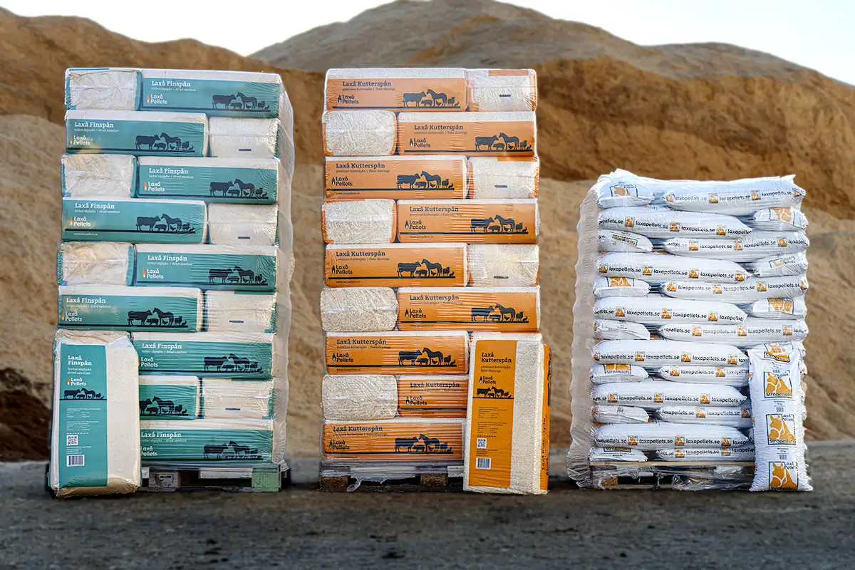 Pallets of Laxå Pellets different bedding products